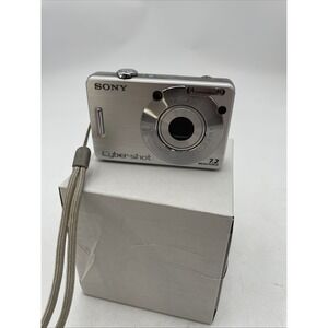 Sony Cyber-shot DSC-W70 7.2MP Digital Camera NEW Battery  TESTED WORKS